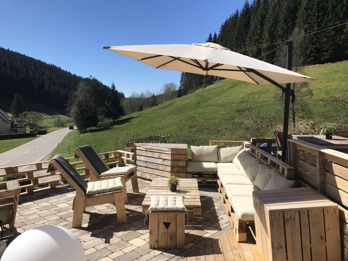 Berghotel Und Restaurant Kraeuter Chalet Furtwangen Dış mekan fotoğraf