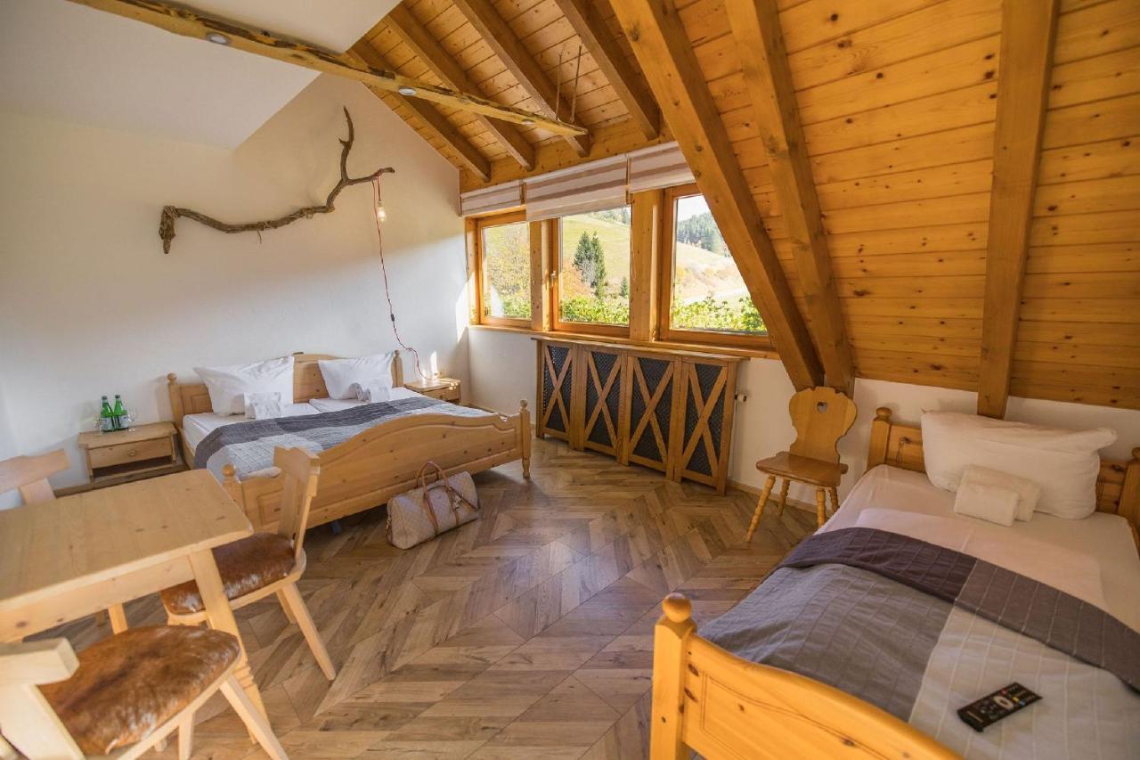 Berghotel Und Restaurant Kraeuter Chalet Furtwangen Dış mekan fotoğraf