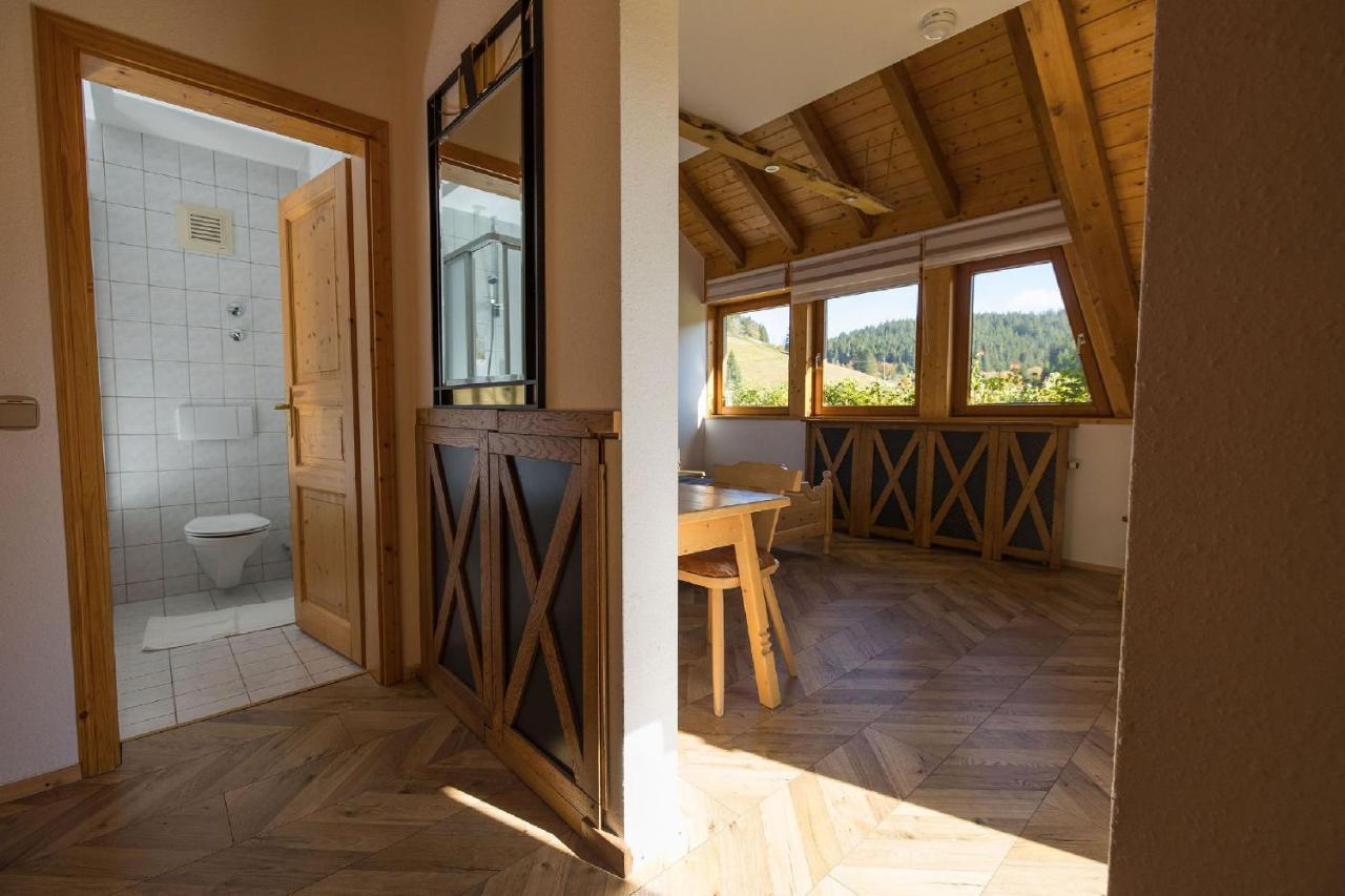 Berghotel Und Restaurant Kraeuter Chalet Furtwangen Dış mekan fotoğraf