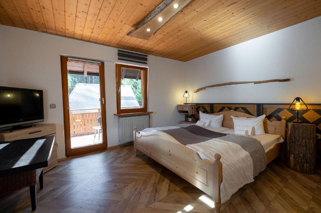Berghotel Und Restaurant Kraeuter Chalet Furtwangen Dış mekan fotoğraf